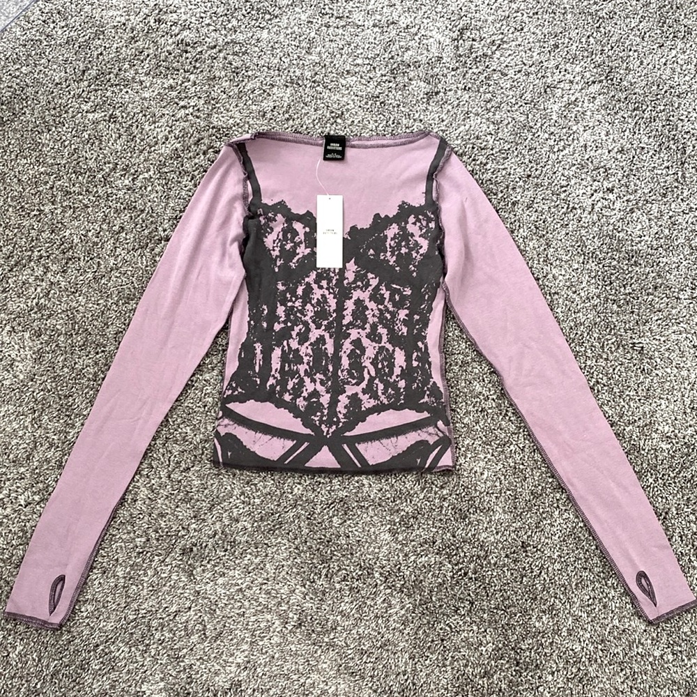 Urban Outfitters Long Sleeve Graphic Tee In Purple NEW Size Small Petite
